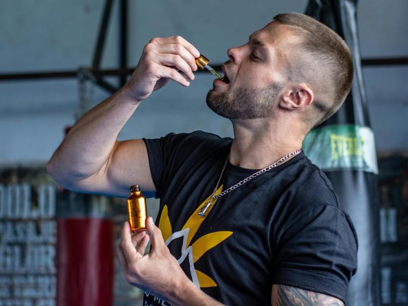 Canabidiol (CBD) para Atletas: Como a Cannabis Pode Ajudar na Recuperação Muscular e Desempenho